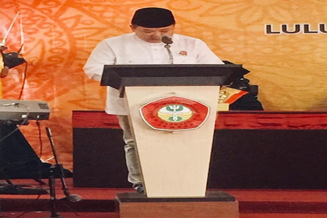 H Hendy Siswanto Hadiri Acara Wisuda STIE Mandala Jember